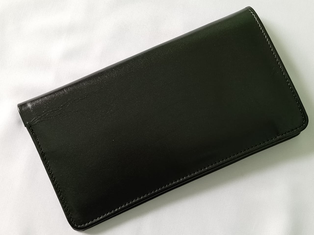 Classic Black Genuine Leather Book Wallet – Sleek, Secure, Sophisticated